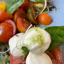 Load image into Gallery viewer, Caprese salad
